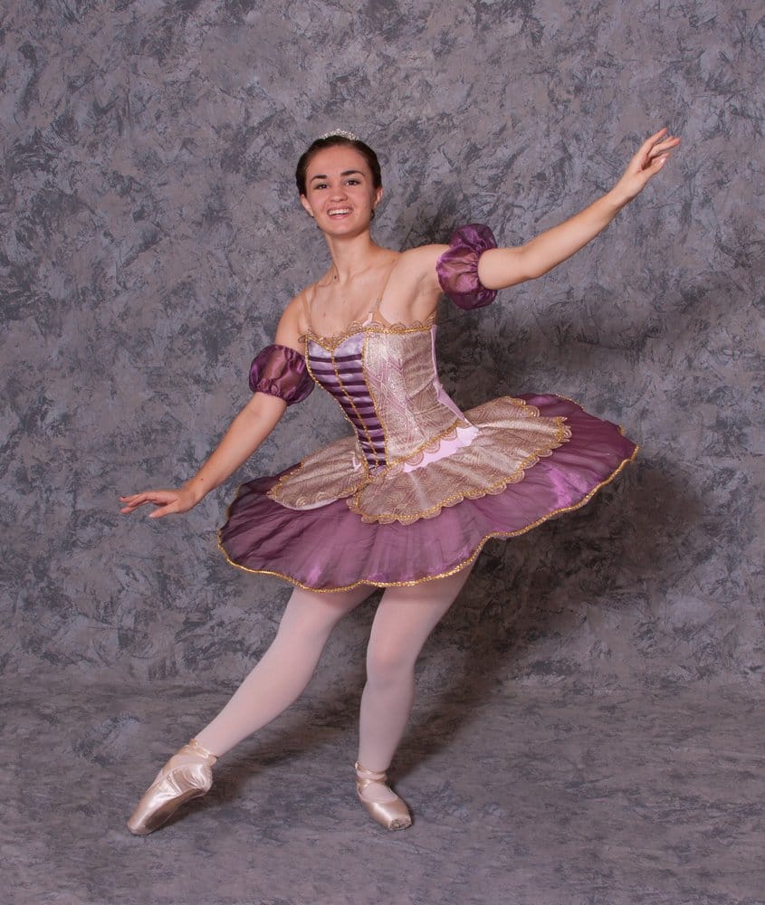 the-performing-arts-center-temple-terrace-ballet-offers-dance